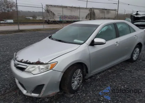 2012 Toyota Camry Se/Le/Xle z USA, uszkodzony, nr VIN 4T1BF1FK6CU620222